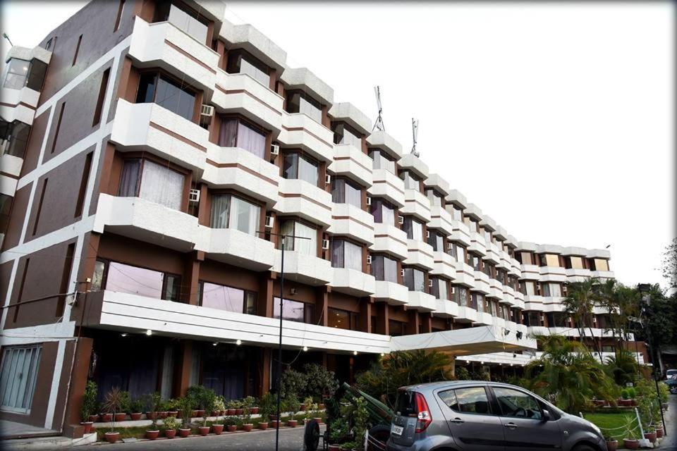 Hotel Samdareeya Pvt Ltd Jabalpur Buitenkant foto