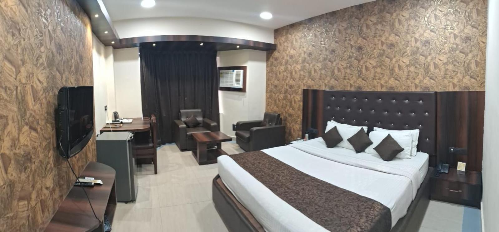Hotel Samdareeya Pvt Ltd Jabalpur Buitenkant foto